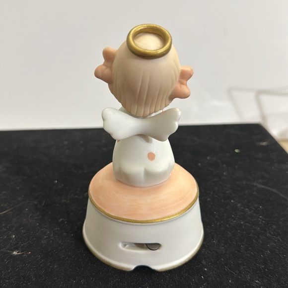 Vintage Lefton's Musical Treasures "Angel of the Month" figurine for March - Picture 2 of 8